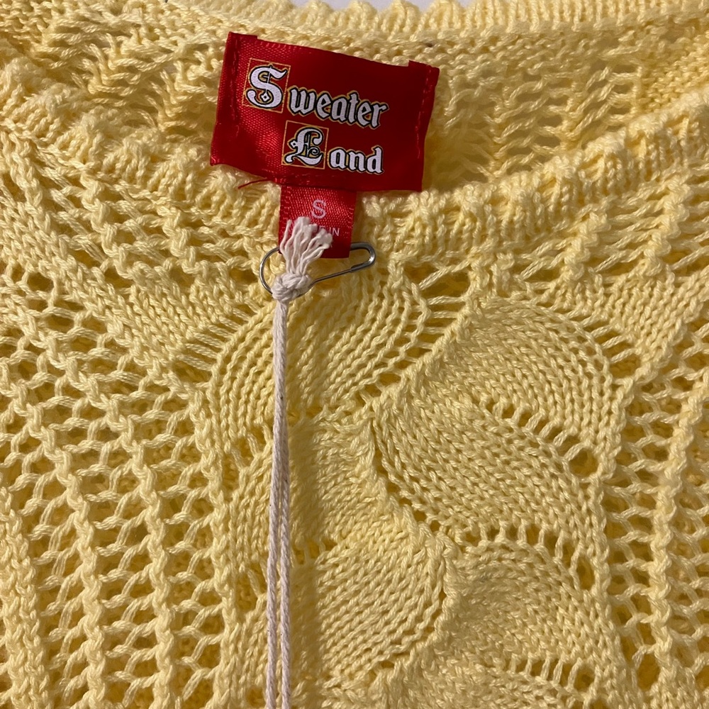 Sweater Land Yellow Sweater - Picture 3 of 4